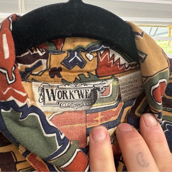 Vintage Geometric Patterned Distressed Blouse - Picture 5 of 10